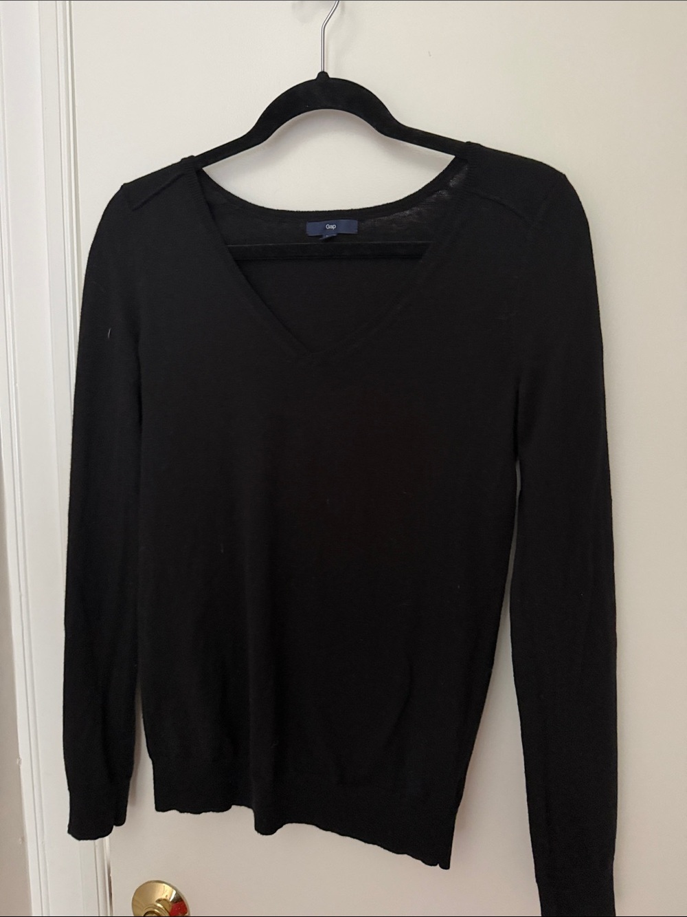 GAP Black V-Neck Long Sleeve Knit Top